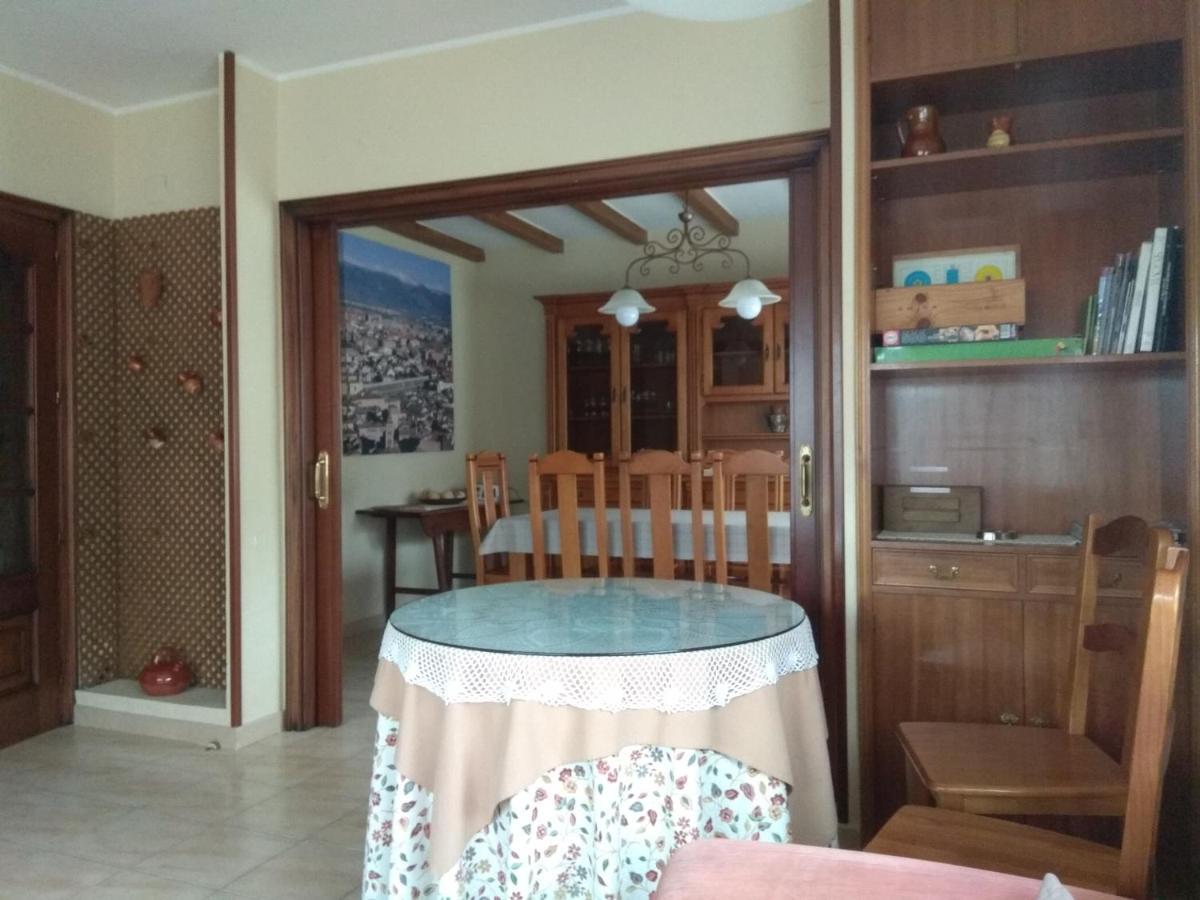 Casa Rural Las Tuyas En Segovia Palazuelos de Eresma Kültér fotó