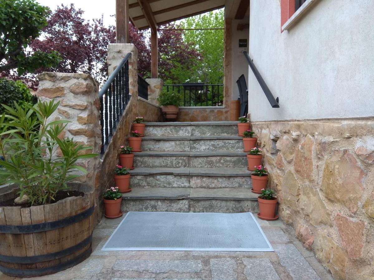 Casa Rural Las Tuyas En Segovia Palazuelos de Eresma Kültér fotó