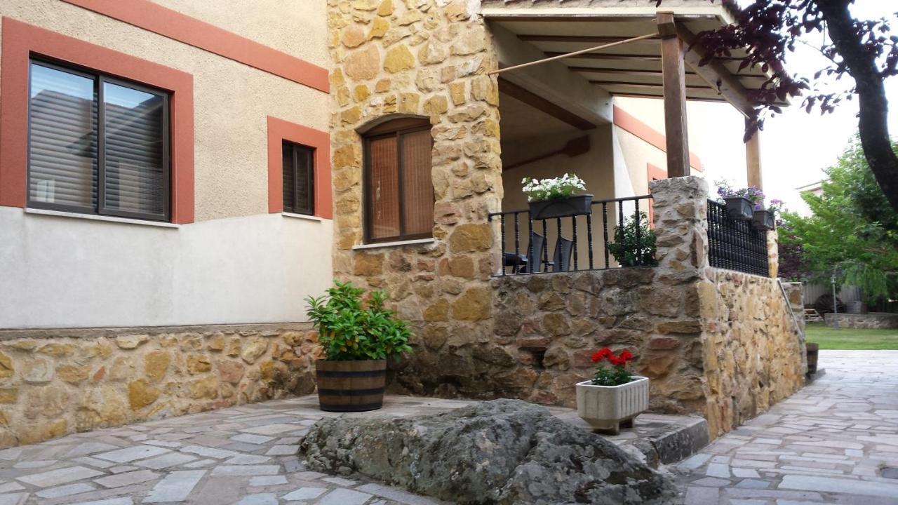 Casa Rural Las Tuyas En Segovia Palazuelos de Eresma Kültér fotó