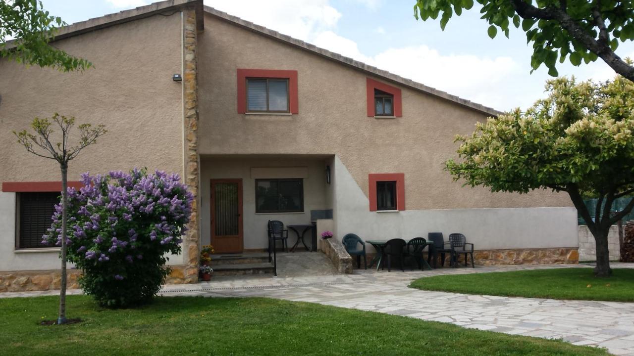 Casa Rural Las Tuyas En Segovia Palazuelos de Eresma Kültér fotó